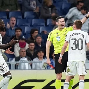 世界杯在线足球直播-皇马失利后陷入新危机，球迷高呼“弗洛伦蒂诺下课”